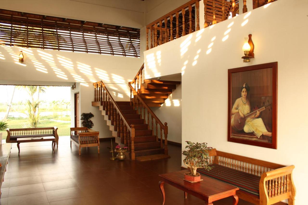 Manor Back Water Resort Kumarakom Exterior foto
